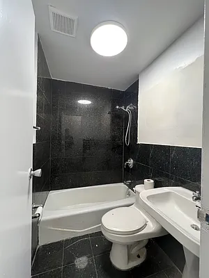 Rented by Sassouni Management | media 15