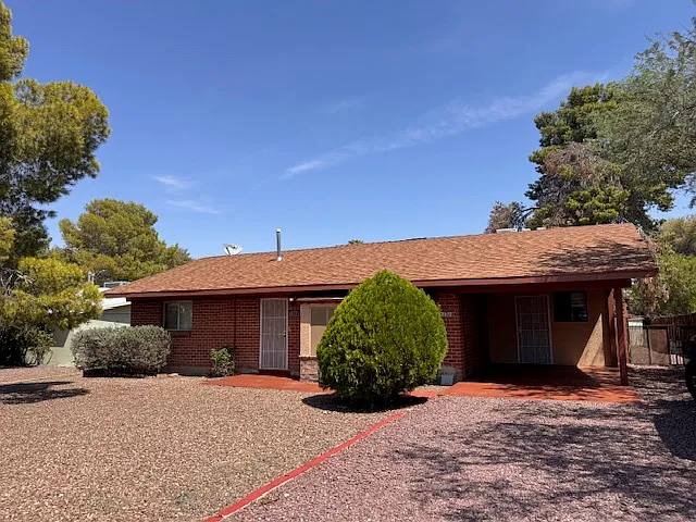 1 carport