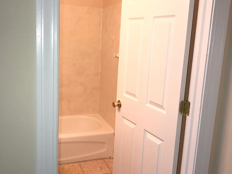 2366 W Clifton Ave #1 — Photo 2