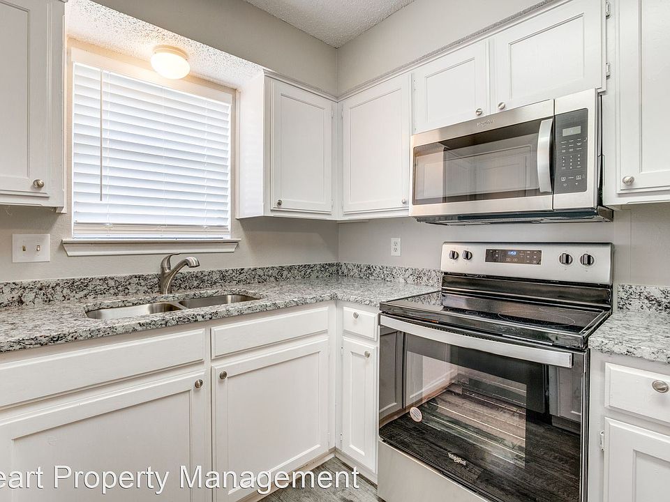 1st image of 2407 Windy Pine Ln