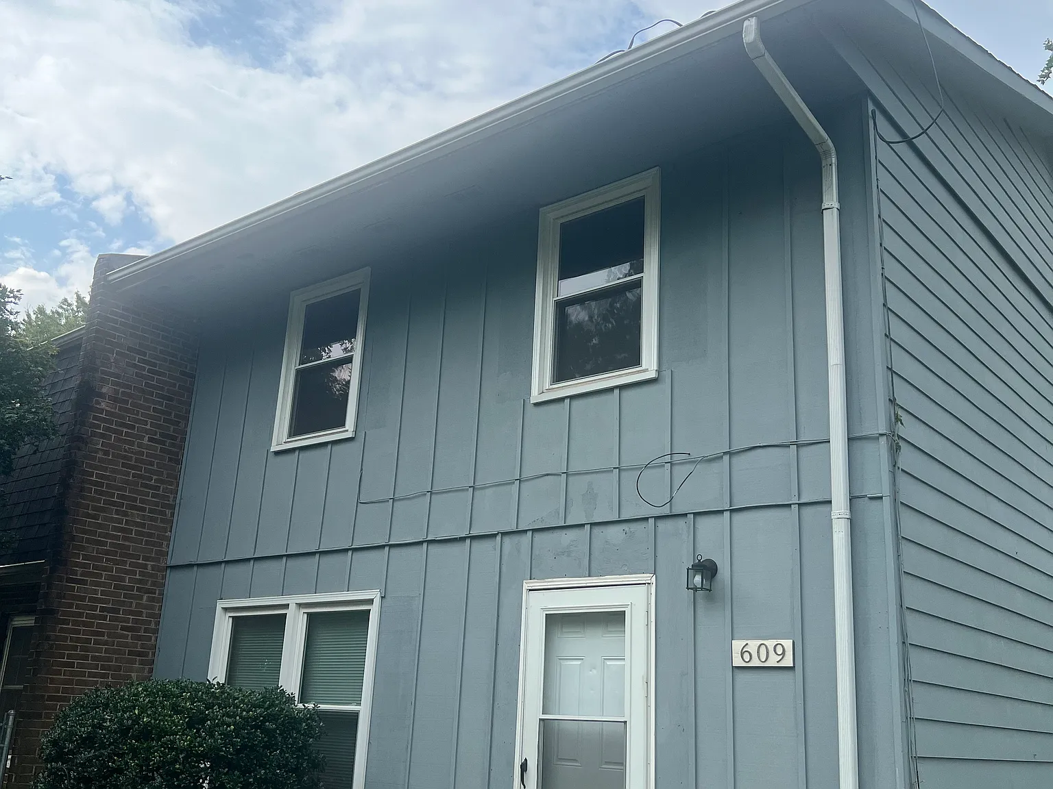 3 bed, 1.5 bath, 1144 sqft, $2,100 — Photo 1