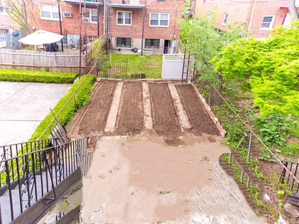 2162 Brown Street image 14 of 14