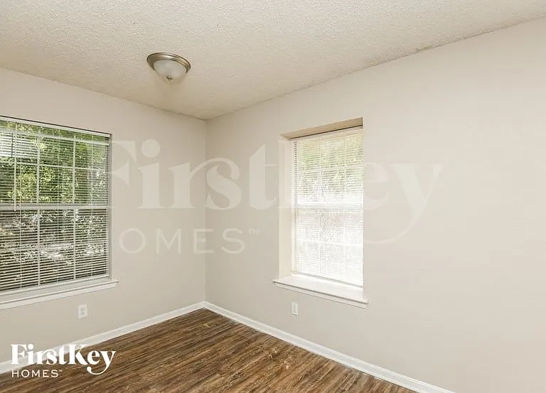 841 Hackamore St — Photo 12