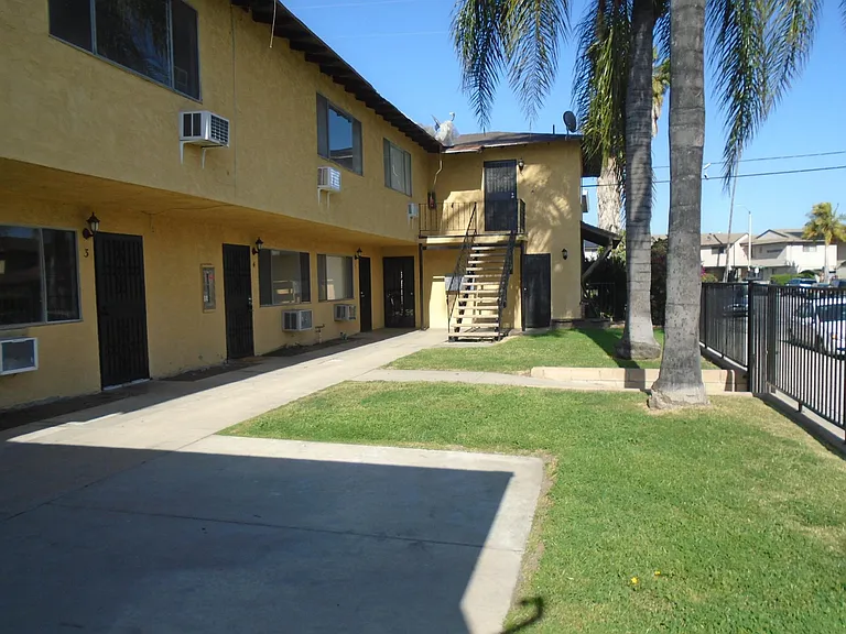 322 N Prospero Dr #4 — Photo 4