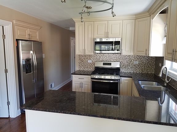 4th image of 5116 W 91st St