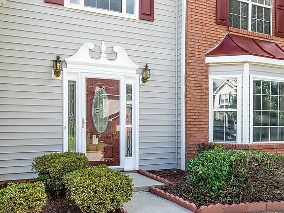 3rd image of 4554 Carriage Park Dr