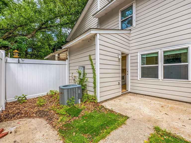 1559 Highland Ave #3 — Photo 29