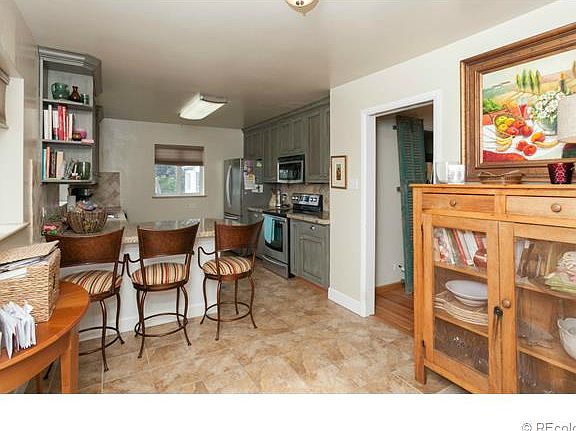 3rd image of 1830 Cody St