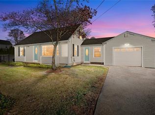 6 Cole St, Smithfield, RI 02828