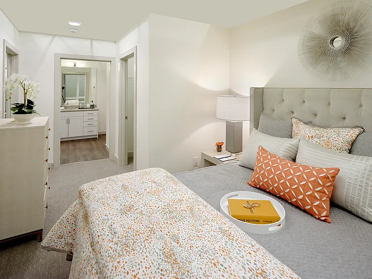 Mariblu at Southcenter 55+ Active Adult Apartments — Photo 9