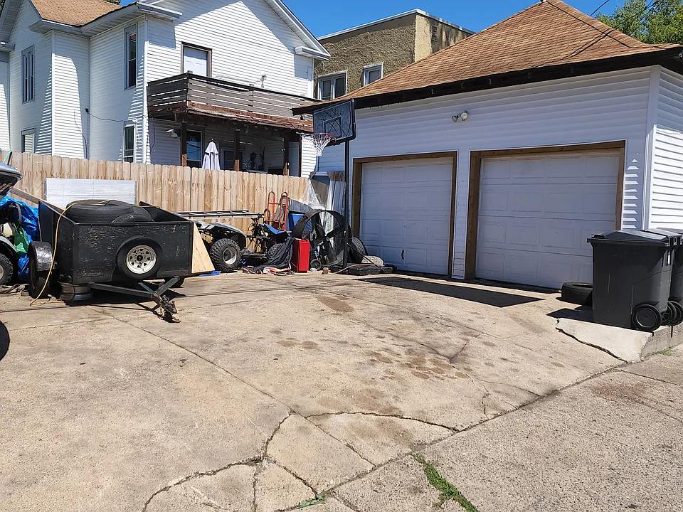 1409 parking_08042022