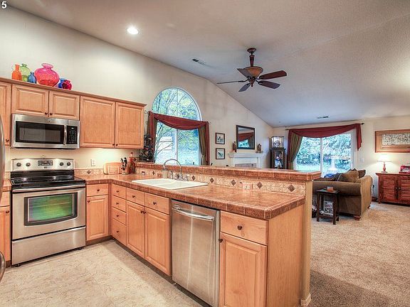 4th image of 8401 NE 14th Ln
