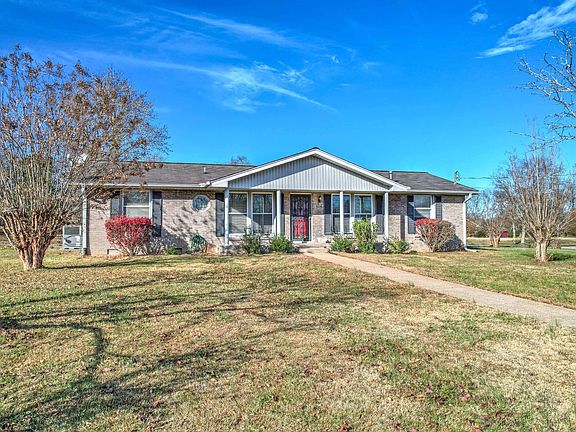2nd image of 106 Creekwood Dr