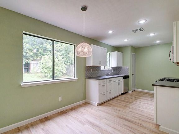 4th image of 11837 Shropshire Blvd