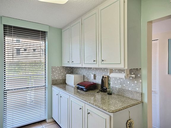 3rd image of 1480 Ocean Dr
