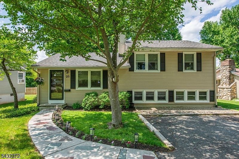 1st image of 26 Lakeview Rd