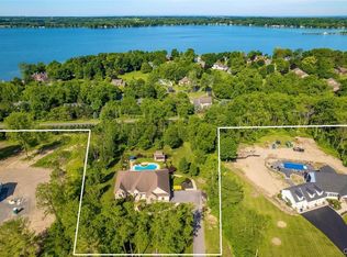 6 Calloway Dr, Auburn, NY 13021