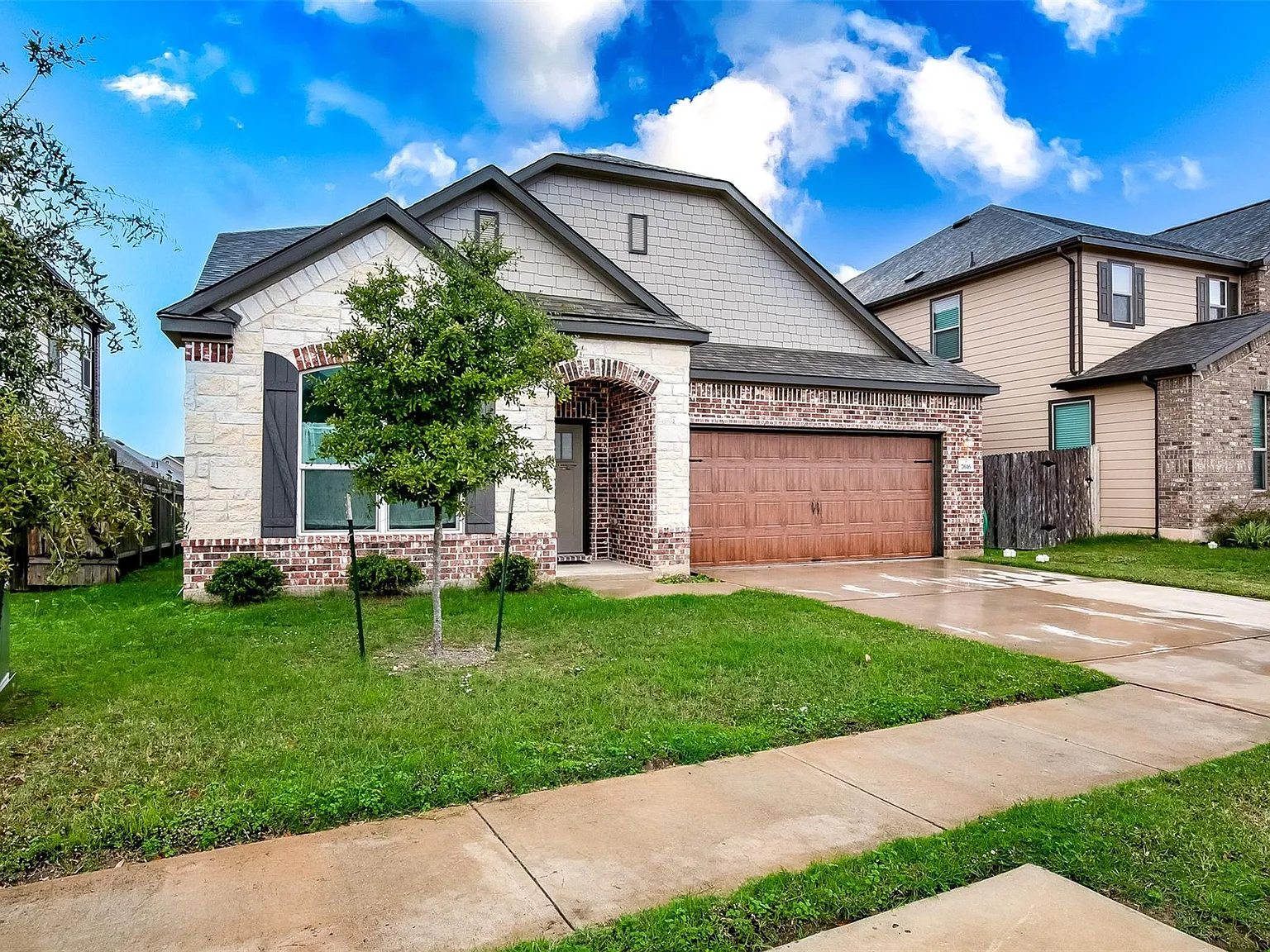 4 bed, 3.0 bath, 2730 sqft, $2,800 — Photo 2
