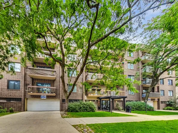 6102 N Sheridan Rd APT 502, Chicago, IL 60660