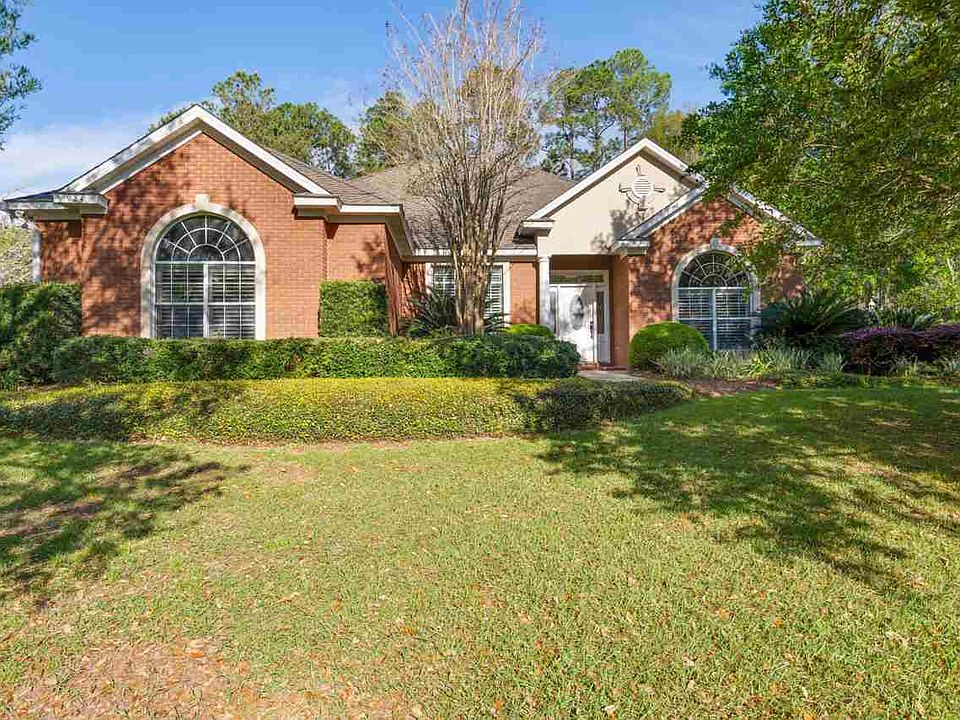 1st image of 924 Summerbrooke Dr