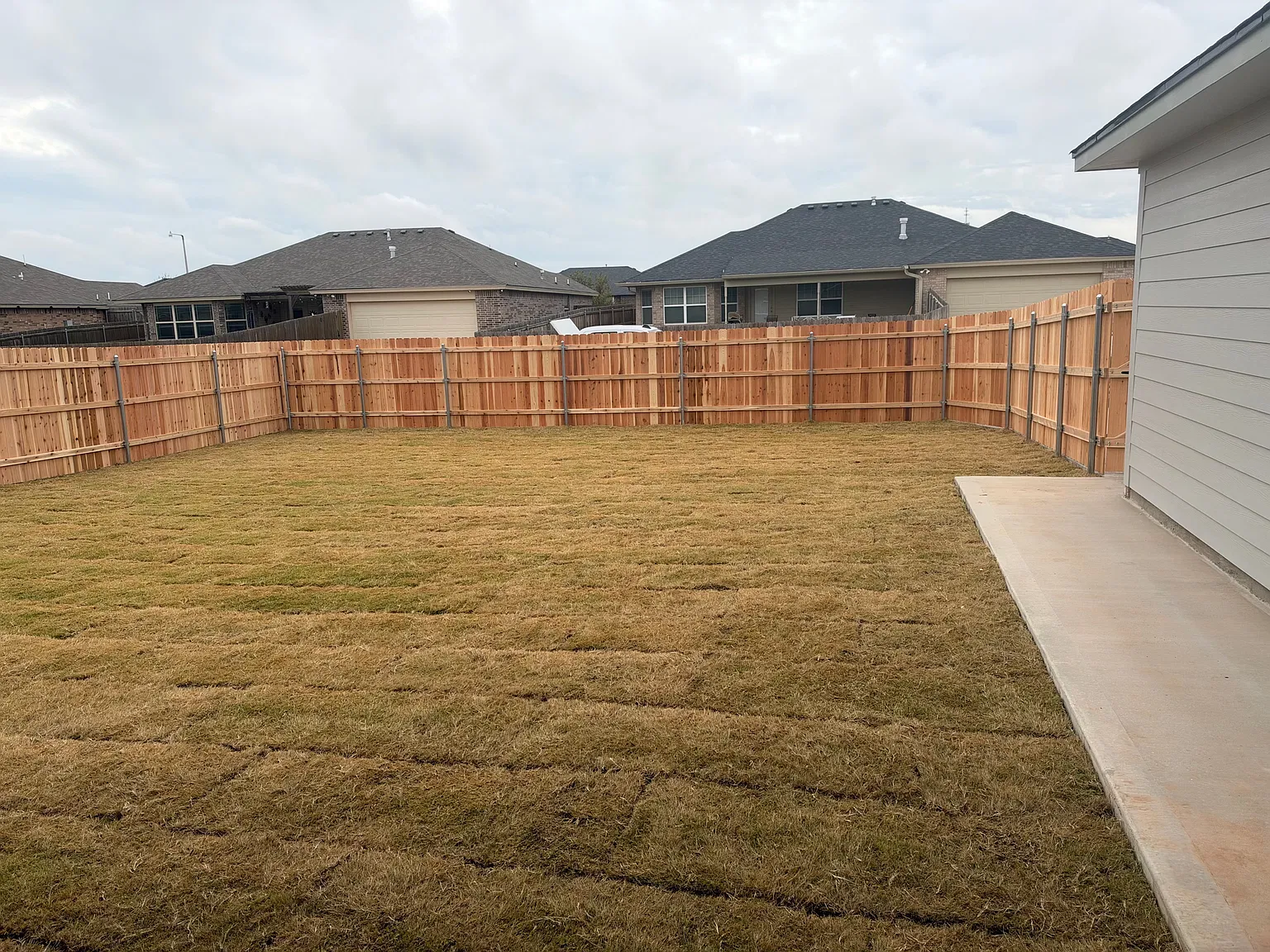 4 bed, 2100 sqft, $2,495 — Photo 2