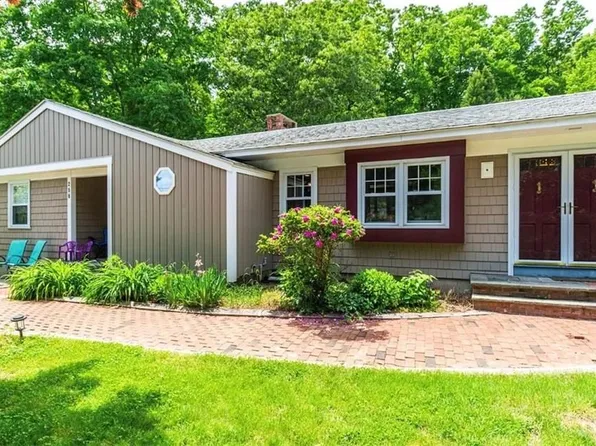 256 Old County Rd, Smithfield, RI 02917