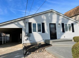 38215 Circle Dr, Harrison Township, MI 48045