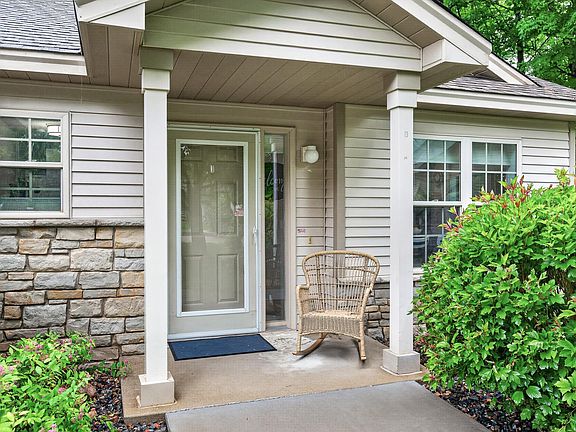 2nd image of 10868 Woodland Dr