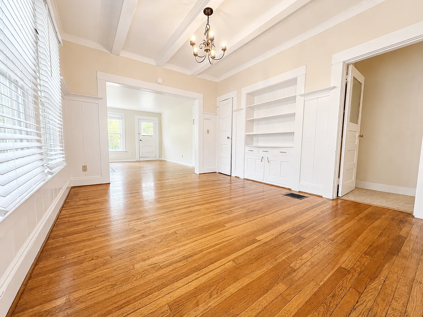 Stunning Vintage 2 Bed 1 Bath in NW 23rd! — Photo 3