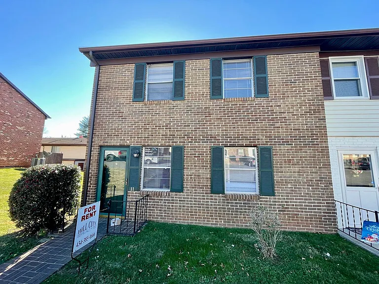 11 Westdale Dr — Photo 1