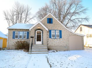 1308 Cottonwood St, Grand Forks, ND 58201