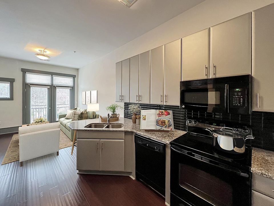 1st image of 214 Perkins Dr #214
