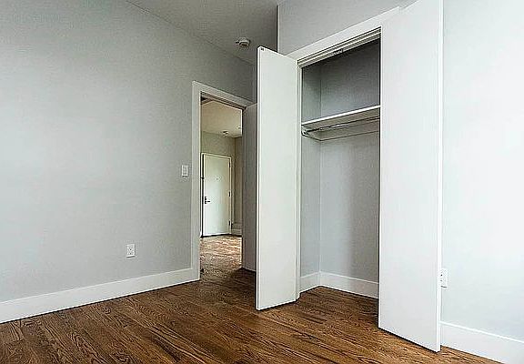 4th image of 1354 Jefferson Ave #4S