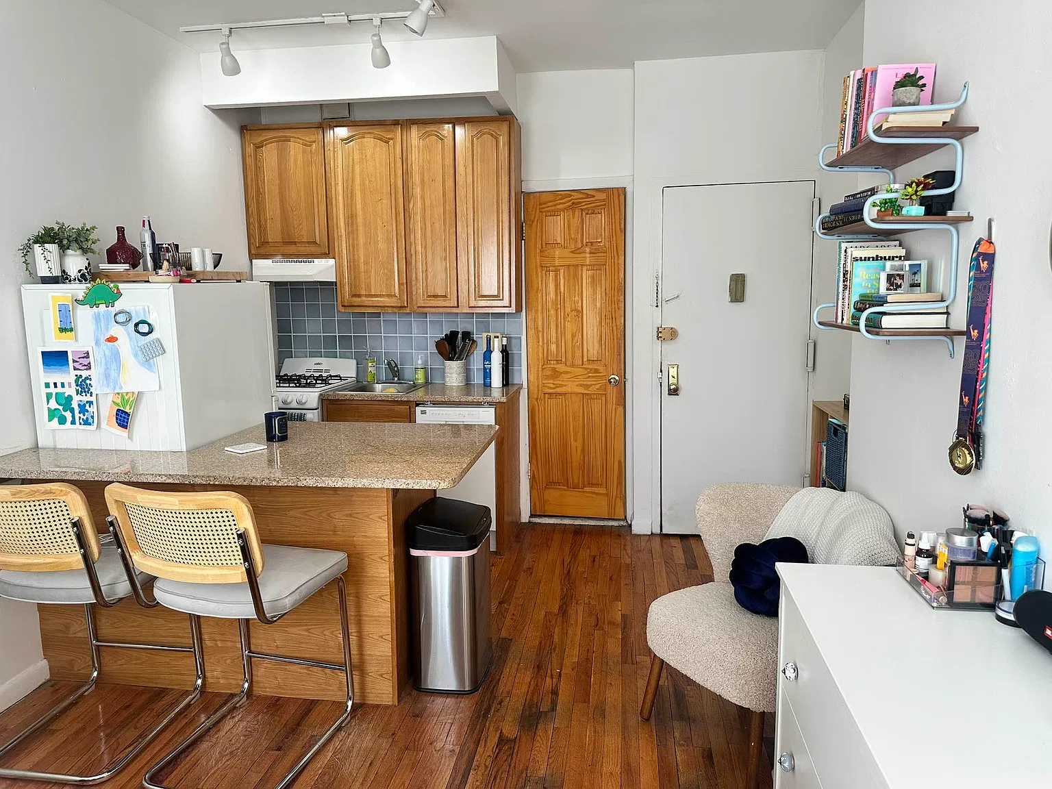870 Bergen Street — Photo 3