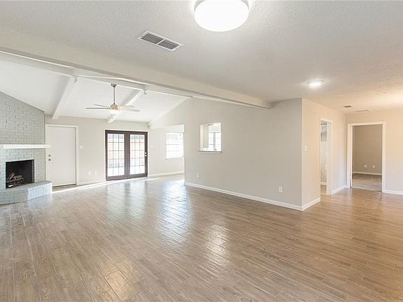 3rd image of 2210 Vail Ct