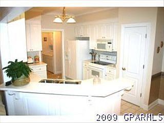 3rd image of 2535 Graham St
