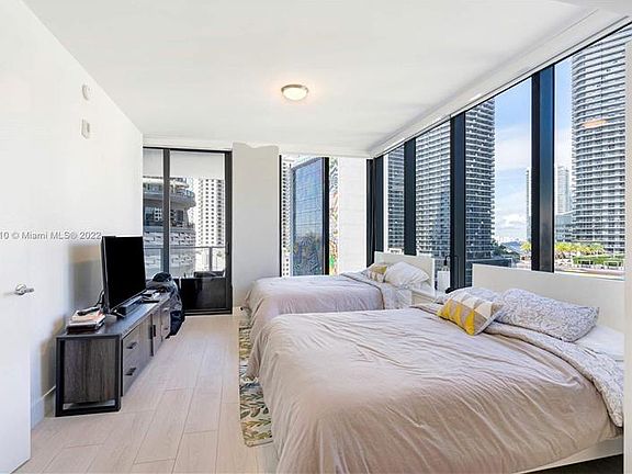 4th image of 1010 Brickell Ave Unit 1611