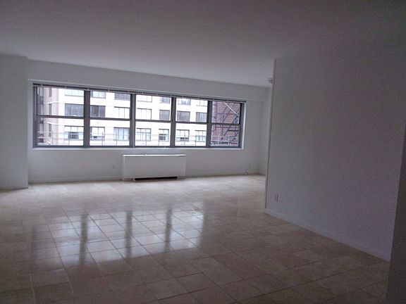 3rd image of 200 E 64th St APT 14D