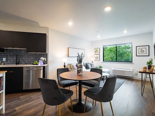 The Mezzo, 8327 Ridge Ave #208, Philadelphia, PA 19128