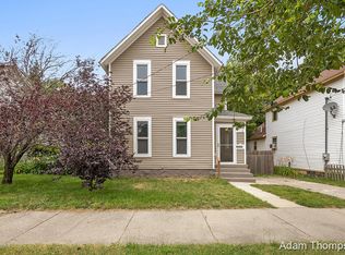 915 Chatham St NW, Grand Rapids, MI 49504
