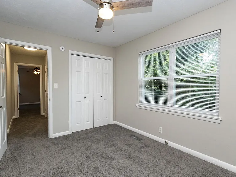305 Sunrise Ln #B — Photo 13
