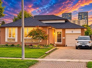 99 Amberjack Blvd, Toronto, ON M1H2J6