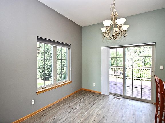 5th image of 3628 Oak Valley Ln