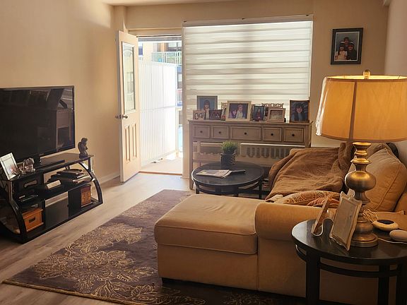4th image of 860 E Broadway APT 3X