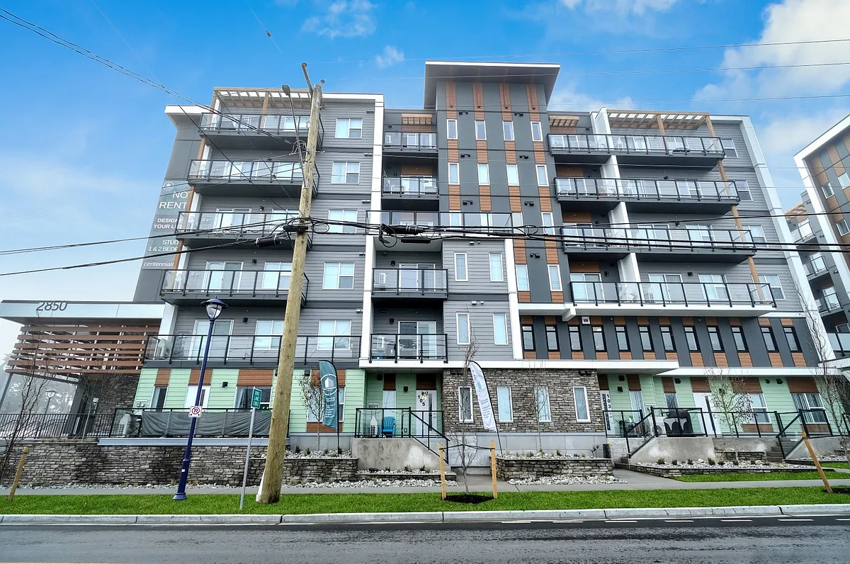 Centennial Court Apartments — Photo 4