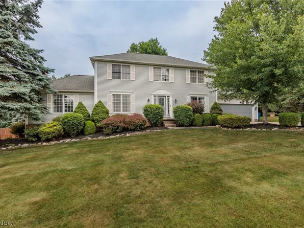 1365 Atterbury Dr, Macedonia, OH 44056