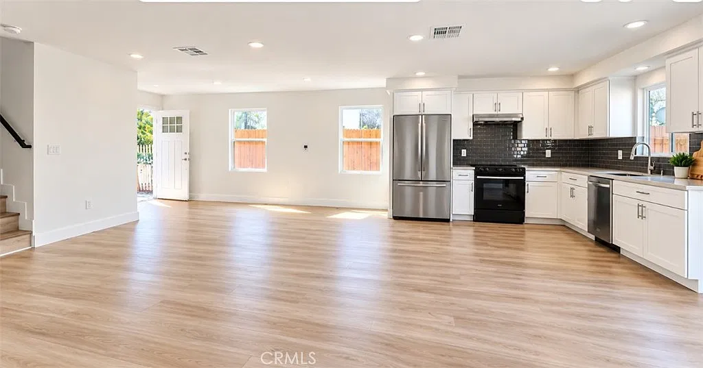 4 bed, 1700 sqft, $3,900 — Photo 1