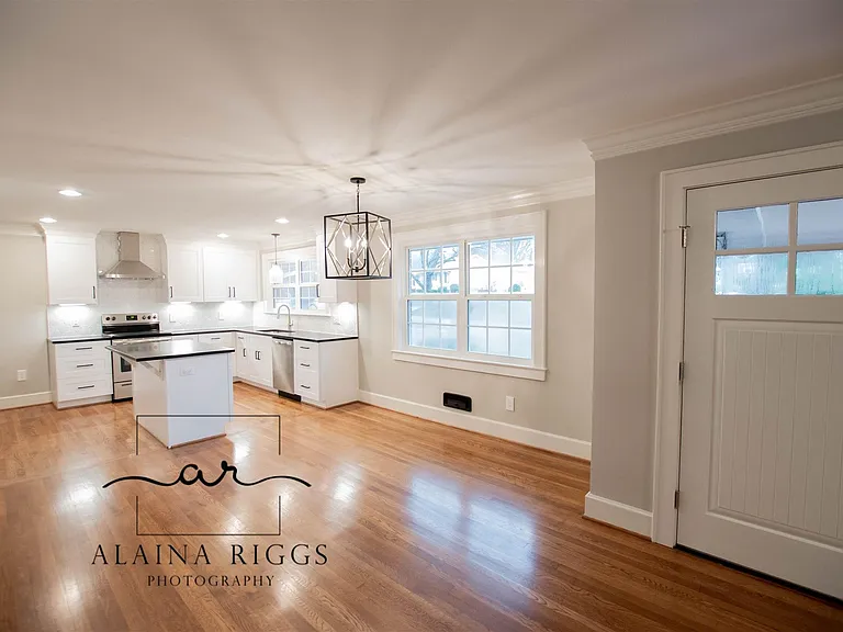126 Vanderbilt Cir — Photo 19