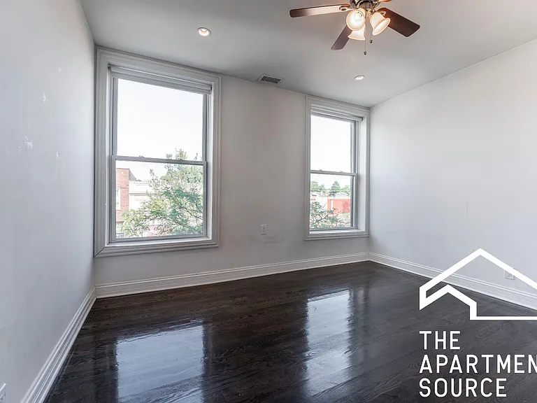 2450 N Milwaukee Ave #2F — Photo 6
