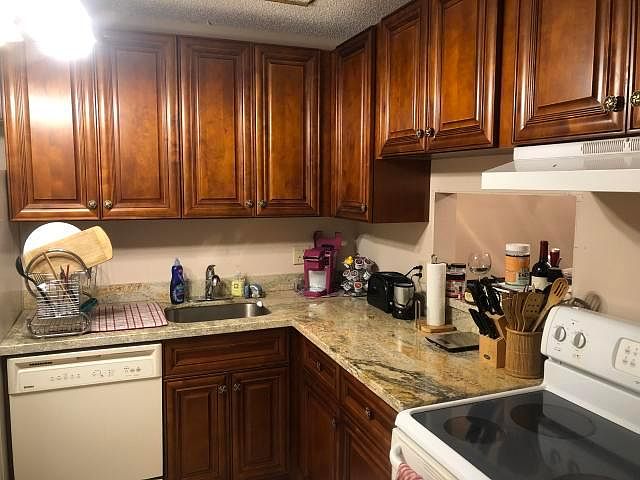 1st image of 2700 Casita Way